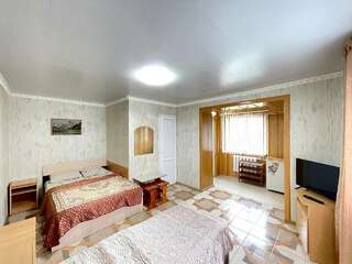 Гостевой дом Натали Анапа Четырехместный номер «Комфорт»-2