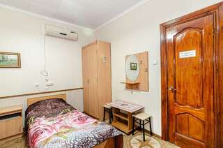 Гостевой дом Натали Анапа Двухместный номер с 2 отдельными кроватями и окном-3