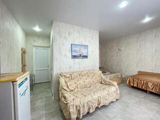 Гостевой дом Натали Анапа Стандартный семейный номер-7