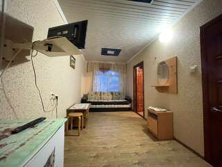 Гостевой дом Натали Анапа Улучшенный семейный номер-5